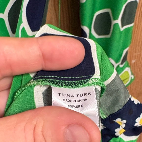 Trina Turk silk sunglasses print Midi Dress - Picture 9 of 9